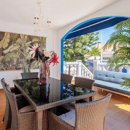 Luxurious With Communal Pool Near The Sea 빌라 알리칸테
