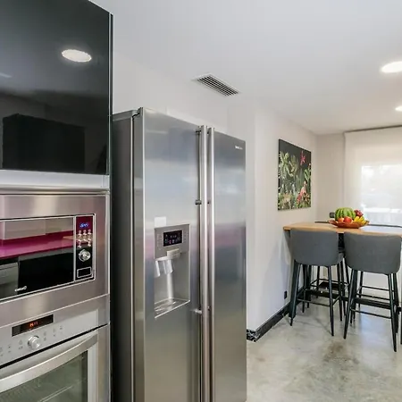 Luxurious With Communal Pool Near The Sea 빌라 *