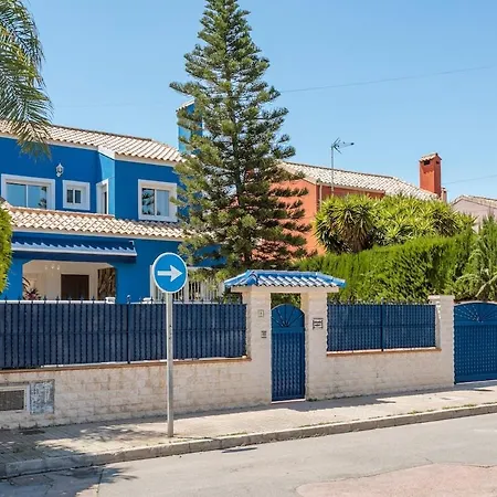 Luxurious With Communal Pool Near The Sea Alicante